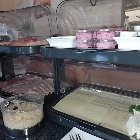 מלון Komforthotel - Stadt-gut-hotel