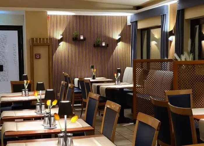 מלון Komforthotel - Stadt-gut-hotel 3*