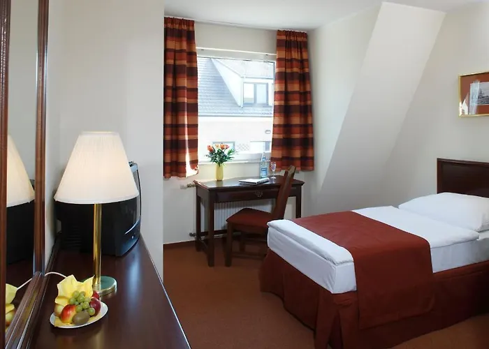 מלון Komforthotel - Stadt-gut-hotel 3*